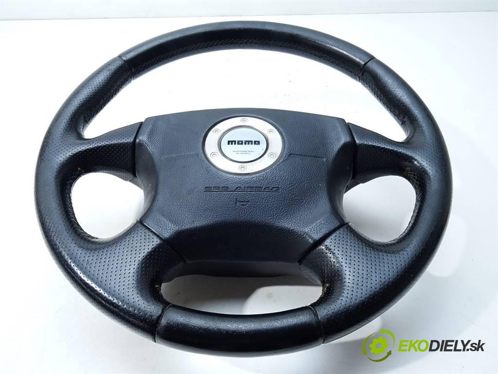 Subaru Impreza    A  volant MOMO