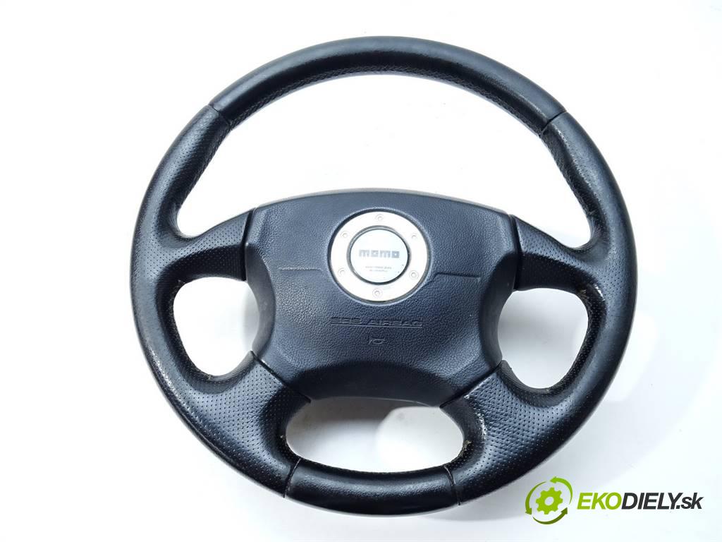 Subaru Impreza    A  volant MOMO
