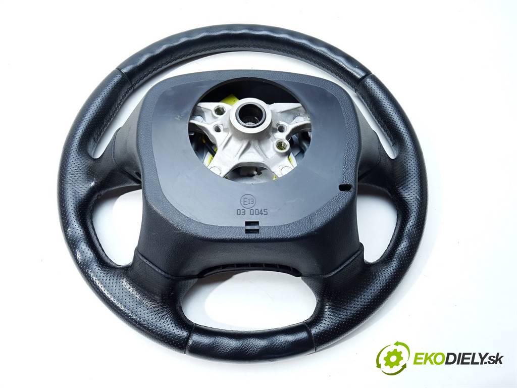 Subaru Impreza    A  volant MOMO