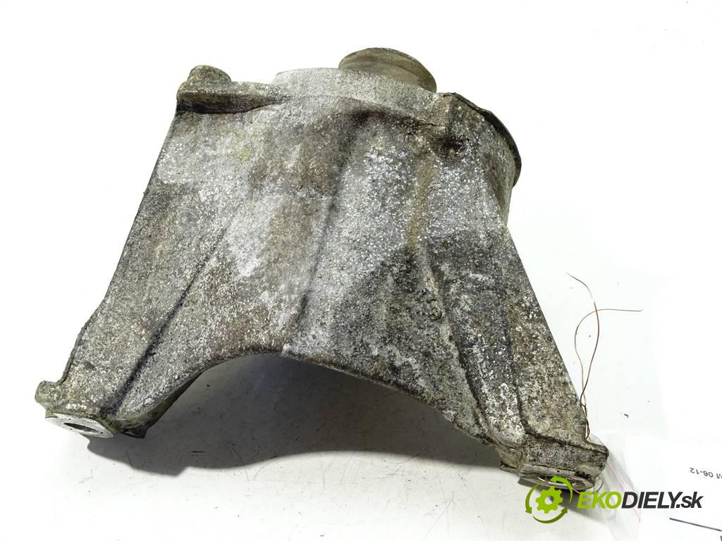 Honda CR-V III  2012 110 kW LIFT 2.2 I-DTEC 150KM 06-12 2200 AirBag Motor  (Držiaky motora)