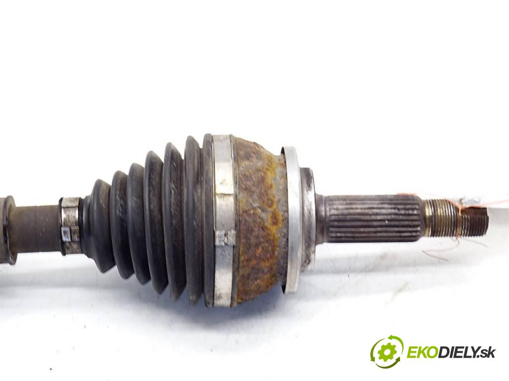 Toyota Prius III  2009 73 kW XW30 1.8 HYBRID 99KM 09-15 1800 Poloos ľavá strana DW11L (Poloosy)