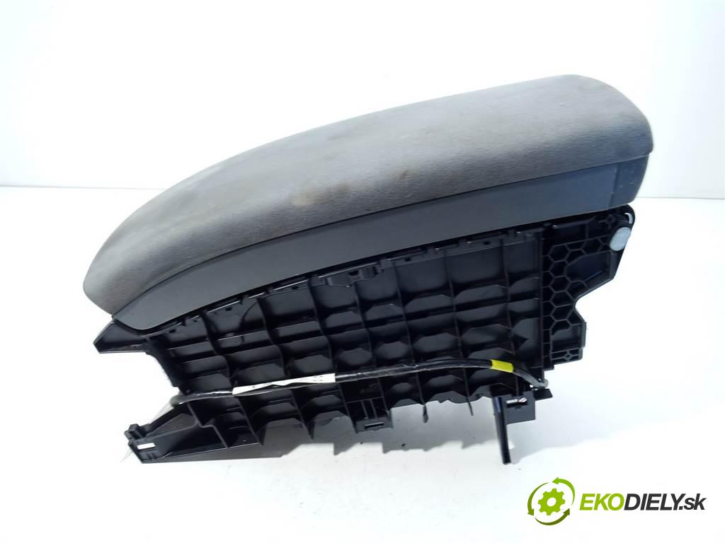 Toyota Prius III    XW30 1.8 HYBRID 99KM 09-15  Lakťová opierka  (Lakťové opierky)