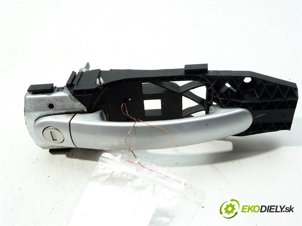 Volkswagen Jetta VI LIFT  2015 110 kW SEDAN 2.0TDI 150KM 14-18 2000 Kľučka predný ľavá strana vonkajšia  (Vonkajšie predné ľavé)