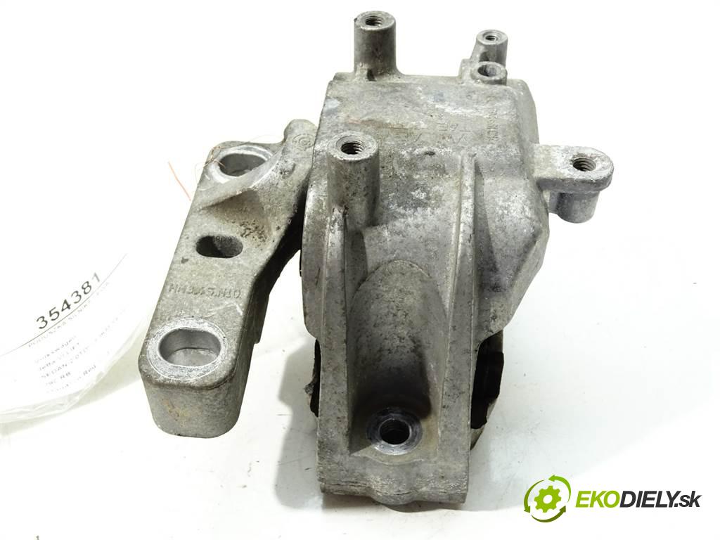 Volkswagen Jetta VI LIFT  2015 110 kW SEDAN 2.0TDI 150KM 14-18 2000 AirBag Motor ľavá strana  (Držiaky motora)