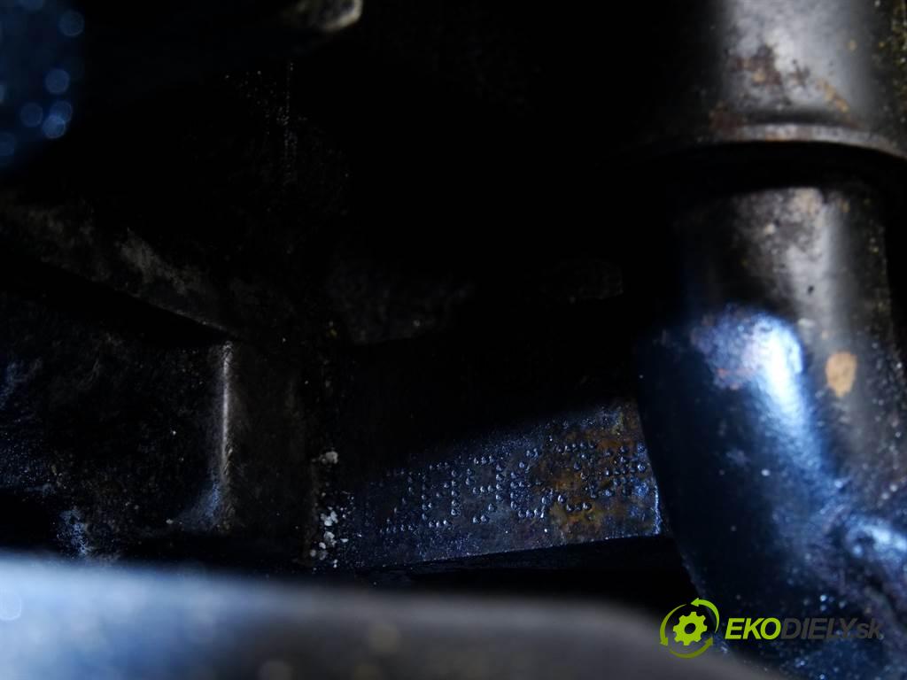 Audi A6 C5  2000 110 kW KOMBI 2.5TDI 180KM 97-04 2500 motor AKE (Motory (kompletní))