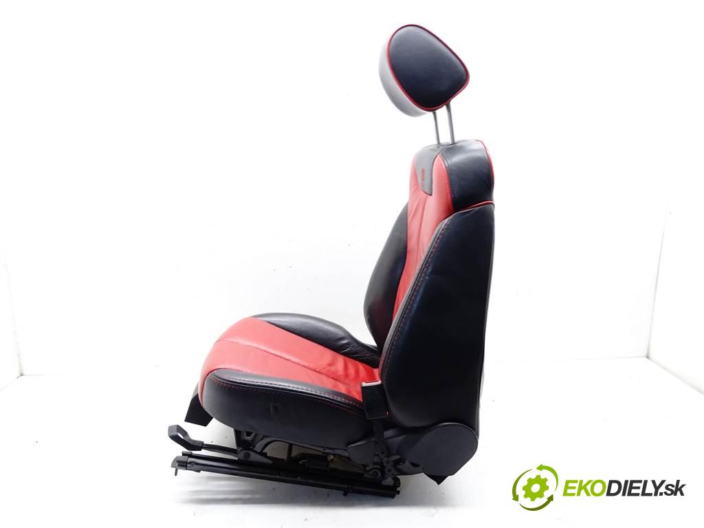 Seat Leon II    HATCHBACK 5D 1.6B 102KM 05-09  sedadla sedačky sedadlo boční