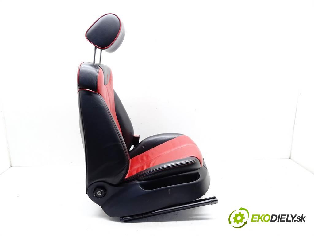 Seat Leon II    HATCHBACK 5D 1.6B 102KM 05-09  sedadla sedačky sedadlo boční