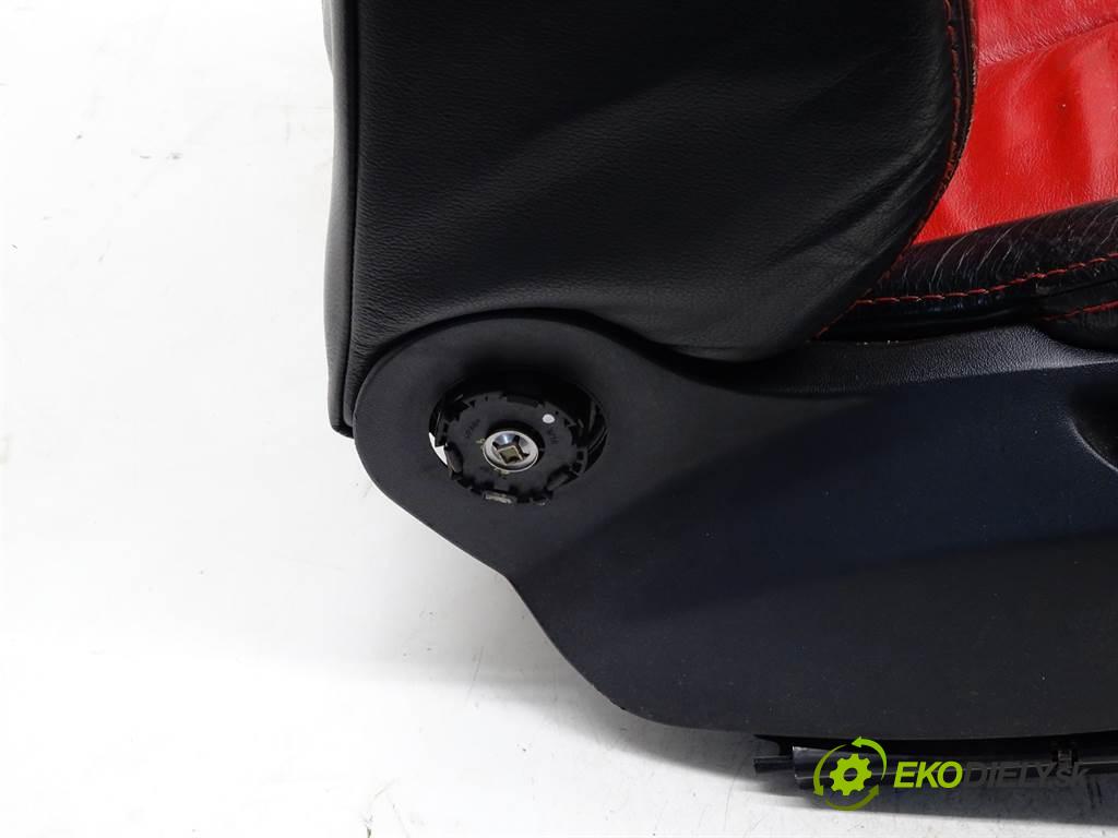 Seat Leon II    HATCHBACK 5D 1.6B 102KM 05-09  sedadla sedačky sedadlo boční