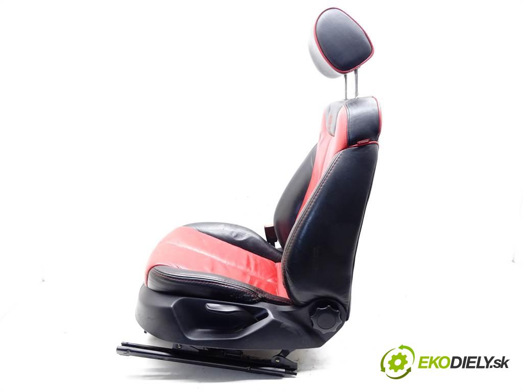 Seat Leon II    HATCHBACK 5D 1.6B 102KM 05-09  sedadla sedačky sedadlo boční