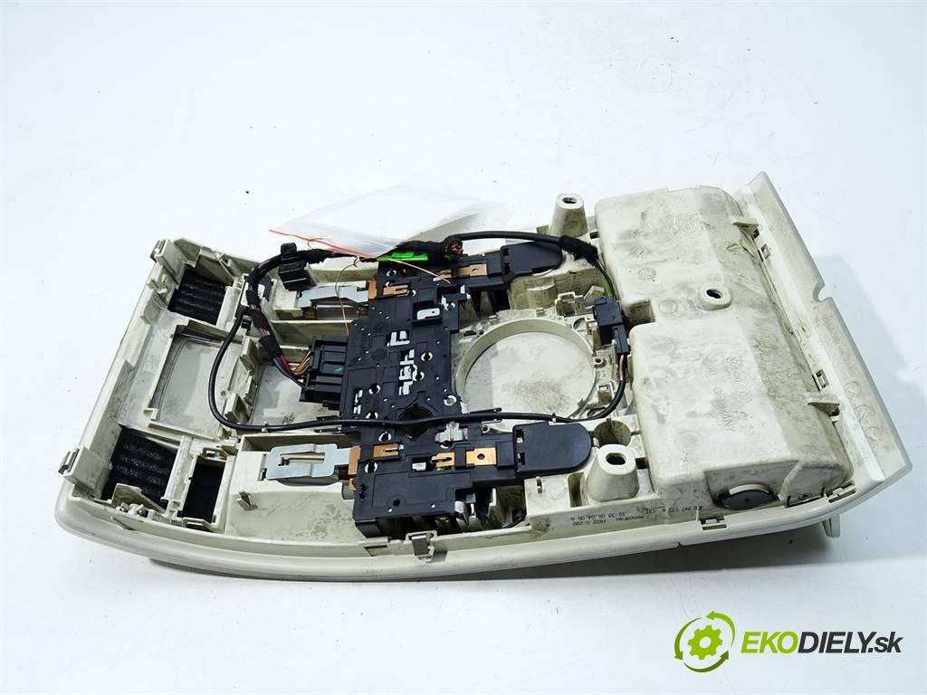 Audi A6 C6  2006 165KW KOMBI 5D QUATTRO 3.0TDI 225KM 04-08 3000 svetlo stropné  (Osvetlenie interiéru)