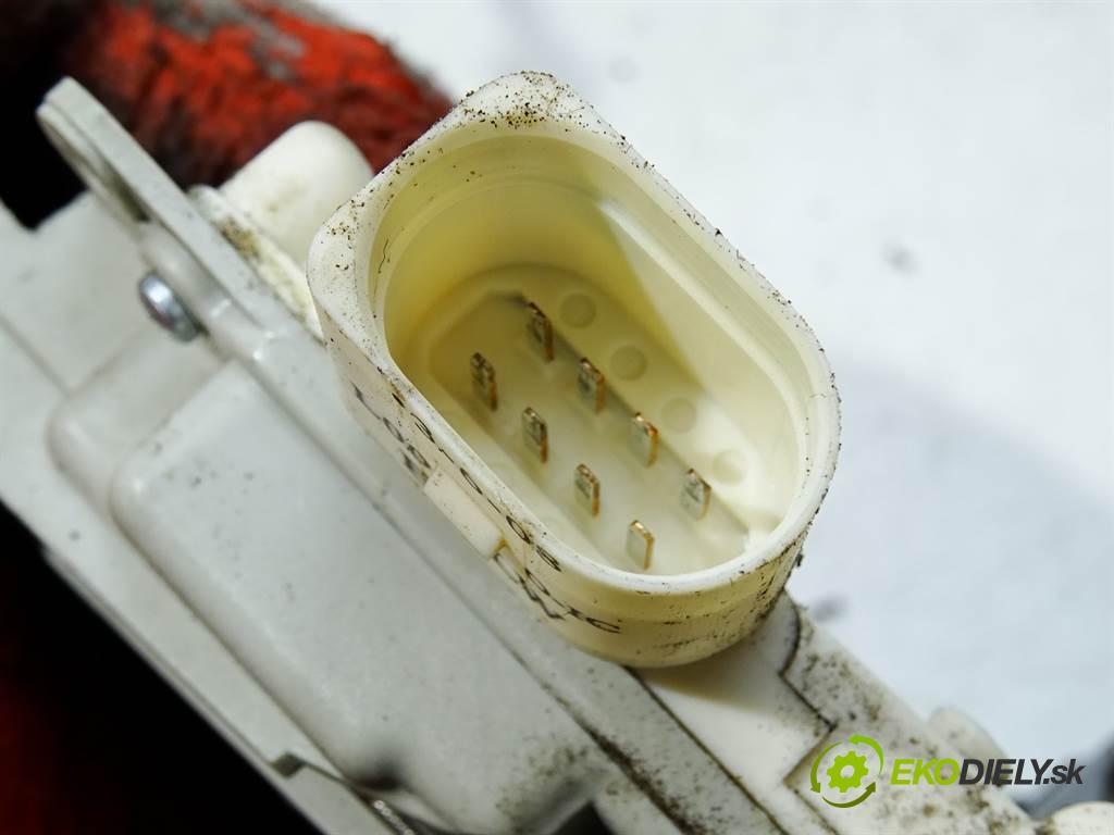 Seat Altea XL  2006  1.6B 102KM 04-15 1600 zámok zadní část levý 5P0839011