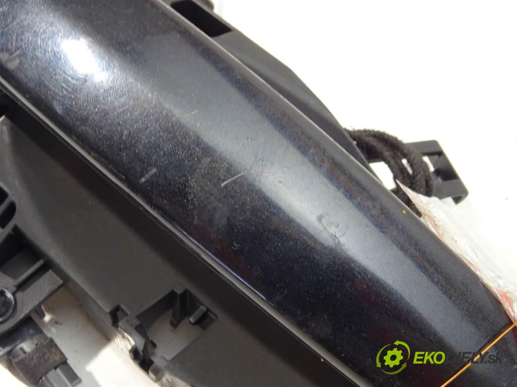 BMW X1 E84  2011 105 kW 2.0D 143KM 09-15 2000 Kľučka zad pravá vonkajšia  (Ostatné)
