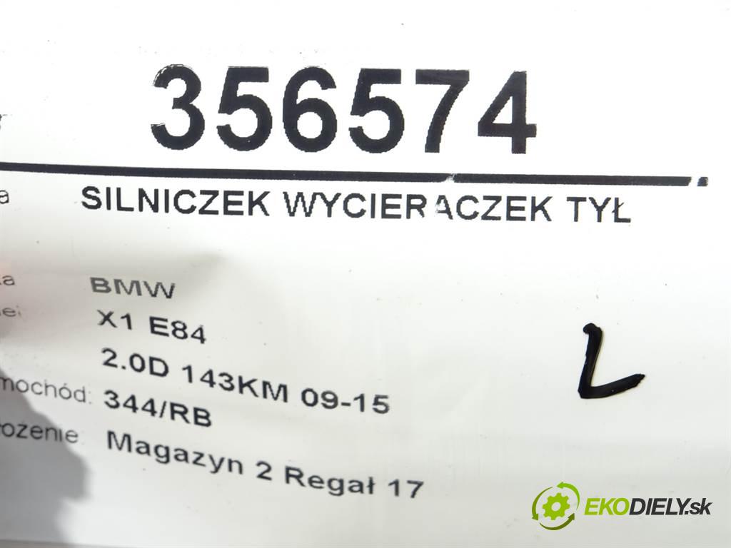 BMW X1 E84  2011 105 kW 2.0D 143KM 09-15 2000 motorek stěračů zadní část 2990856