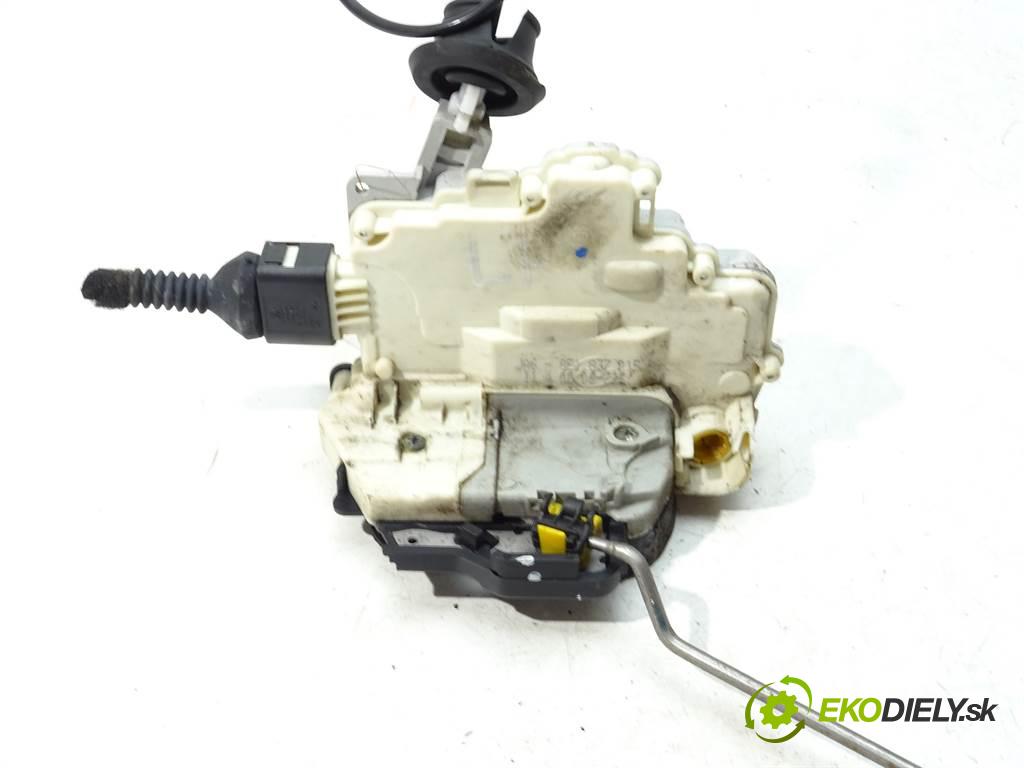 Audi A4 B7  2008 103KW KOMBI 5D 2.0TDI 140KM 04-08 1968 zámok přední část levý