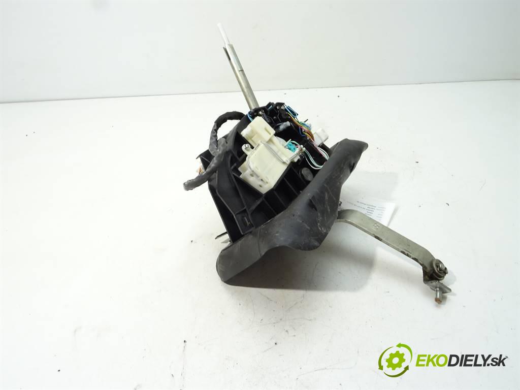 Infiniti Q50S  2018 223 kW SEDAN 4D 3.0T V6 303KM 14- 3000 Kulisa  (Rýchlostné páky / kulisy)