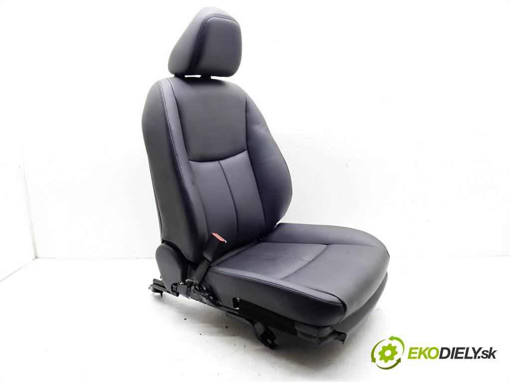 Infiniti Q50S  2018 223 kW SEDAN 4D 3.0T V6 303KM 14- 3000 sedadlo levý  (Sedačky, sedadla)