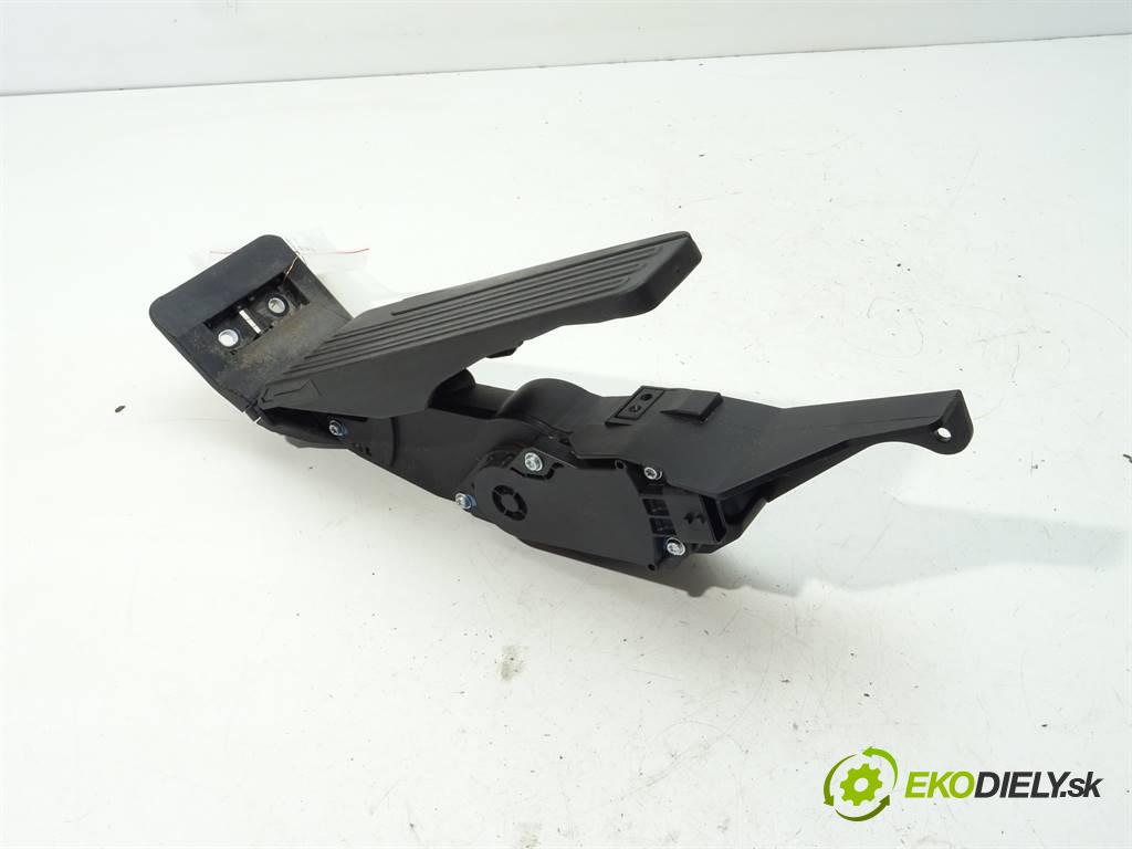 Infiniti Q50S  2018 223 kW SEDAN 4D 3.0T V6 303KM 14- 3000 Potenciometer plynového pedálu 0280755153 (Pedále)