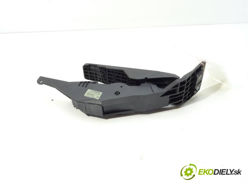 Infiniti Q50S  2018 223 kW SEDAN 4D 3.0T V6 303KM 14- 3000 Potenciometer plynového pedálu 0280755153 (Pedále)