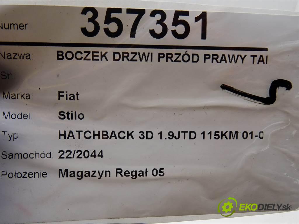 Fiat Stilo  2002 85 kW HATCHBACK 3D 1.9JTD 115KM 01-07 1900 čalúnenie Dvere predný pravy tapacír  (Ostatné)