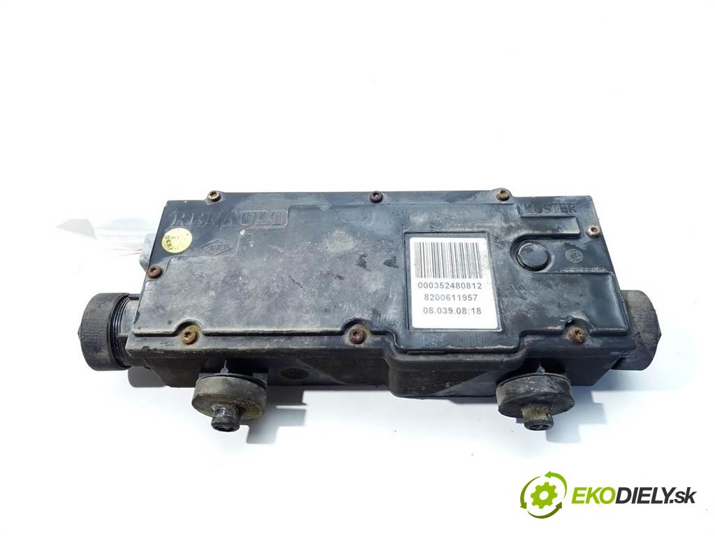 Renault Espace IV LIFT    2.0DCI 173KM 02-14  BRZDA: ruční elektrický 8200611957 (Ruční brzdy)