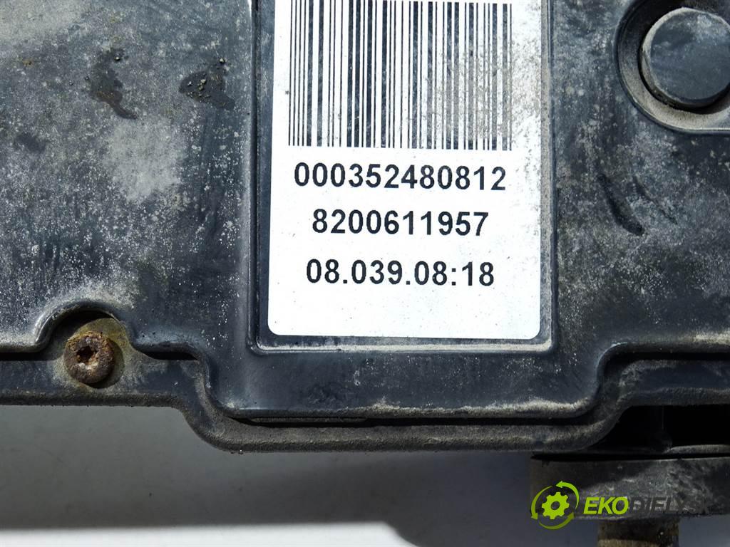 Renault Espace IV LIFT    2.0DCI 173KM 02-14  BRZDA: ruční elektrický 8200611957 (Ruční brzdy)