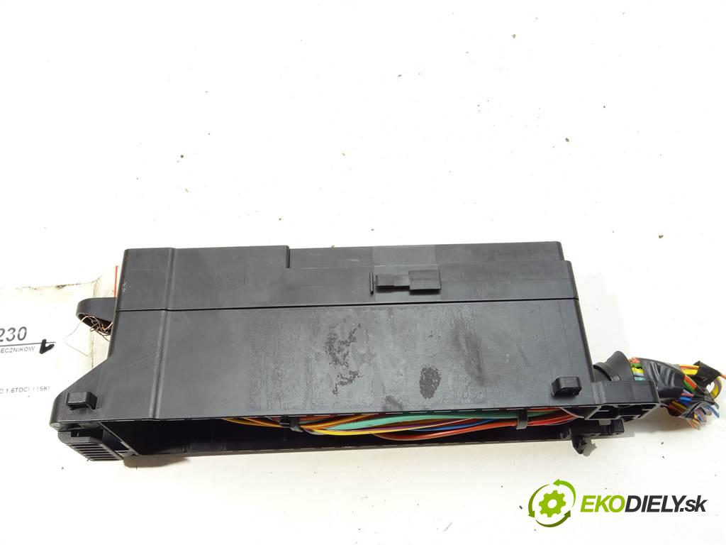 Ford Focus III  2011 85 kW MK3 HATCHBACK 5D 1.6TDCI 115KM 10-14 1600 skříňka poistková  (Pojistkové skříňky)