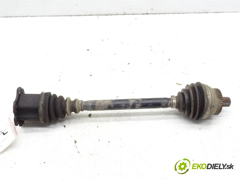 Audi A4 B6  2002 96 kW KOMBI 5D 1.9TDI 130KM 00-04 1900 Poloos pravá  (Poloosy)