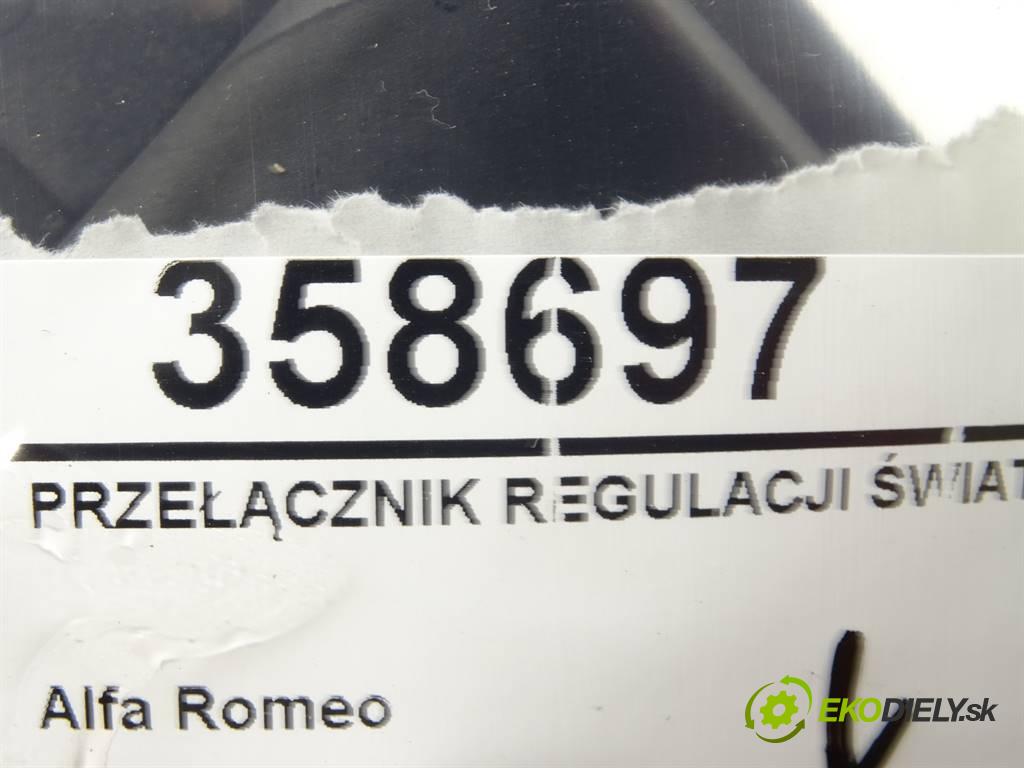 Alfa Romeo 159  2008 100 kW KOMBI 5D 1.9JTDM 136KM 04-11 1900 Prepínač nastavenia svetiel 156061759 (Prepínače, spínače, tlačidlá a ovládače kúrenia)