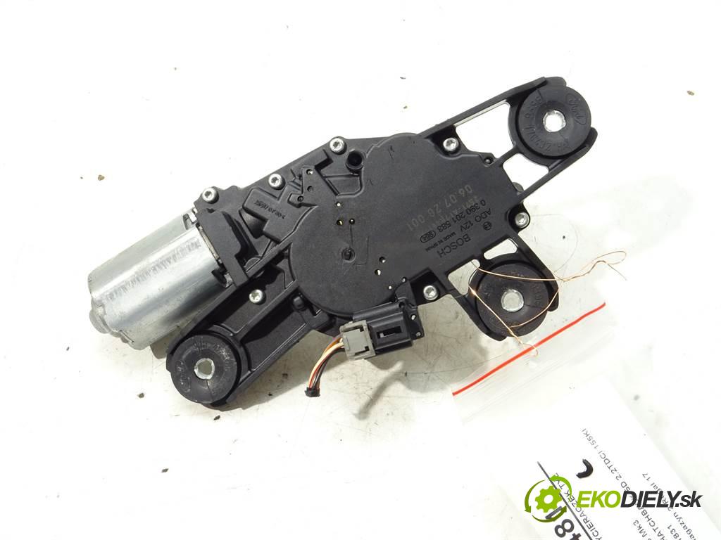 Ford Mondeo Mk3  2006 114 kW LIFT HATCHBACK 5D 2.2TDCI 155KM 00-07 2200 motorek stěračů zadní část