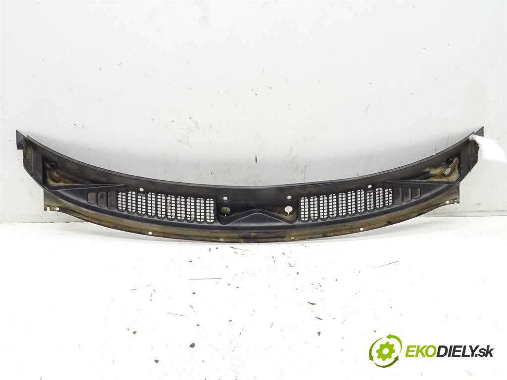 Land Rover Freelander  1998 88 kW 1.8B 120KM 96-06 1800 Torpédo, plast pod čelné okno  (Torpéda)