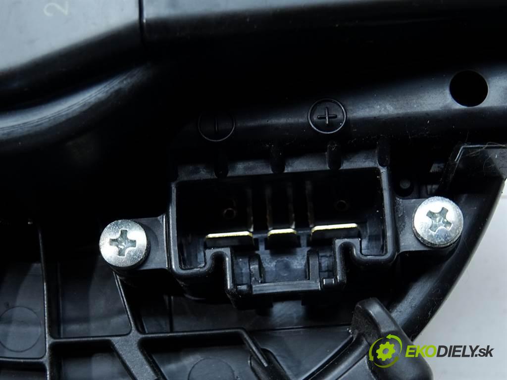 Toyota RAV4 III  2011 110 kW LIFT 4WD 2.2D-4D 150KM 05-12 2200 ventilátor topení 272700-8103 (Ventilátory topení)