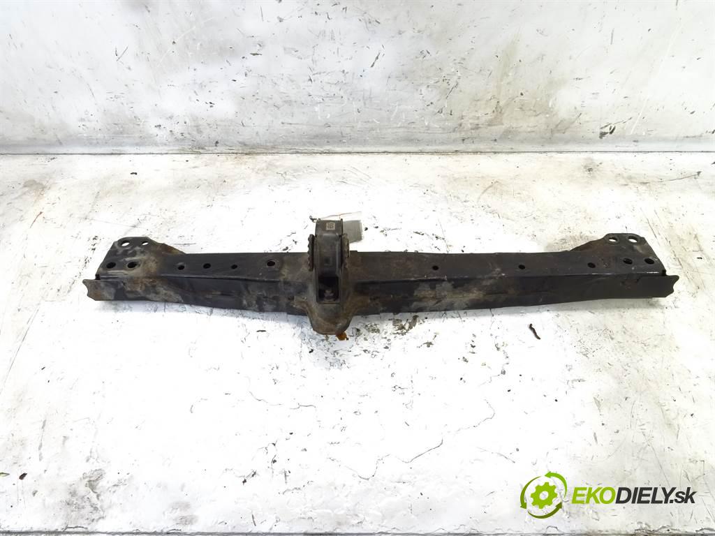 Toyota RAV4 III    LIFT 4WD 2.2D-4D 150KM 05-12  Výstuha pod chladiče