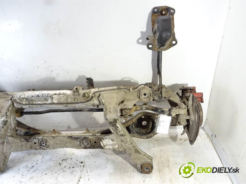 Volkswagen Passat B6    4MOTION SEDAN 4D 2.0TDI 140KM 05-10  zadná Výstuha 3C0505235H (Výstuhy zadné)