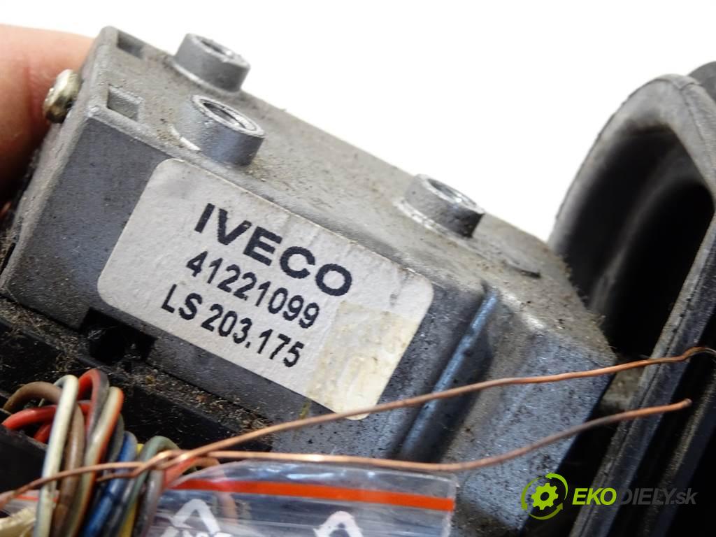 Iveco Stralis    440S43 316kW (430KM) EURO 3 2002-2006  Prepínač tempomatu 41221099
