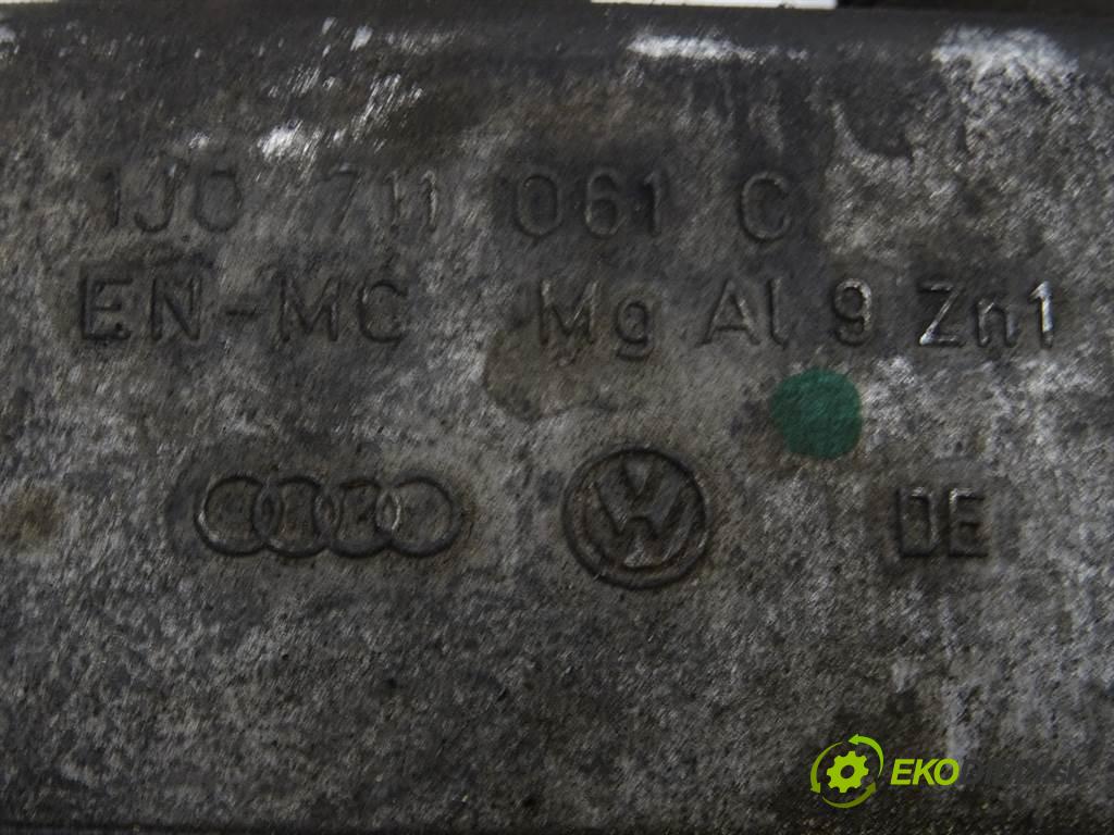 Audi TT  1999  1.8T 180KM 98-06 1800 Kulisa 1J0711061C (Rýchlostné páky / kulisy)