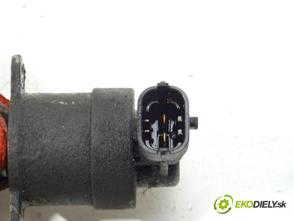 Opel Vectra C  2004 88 kW KOMBI 5D 1.9CDTI 120KM 02-08 2000 Regulátor tlaku paliva  (Ostatné)