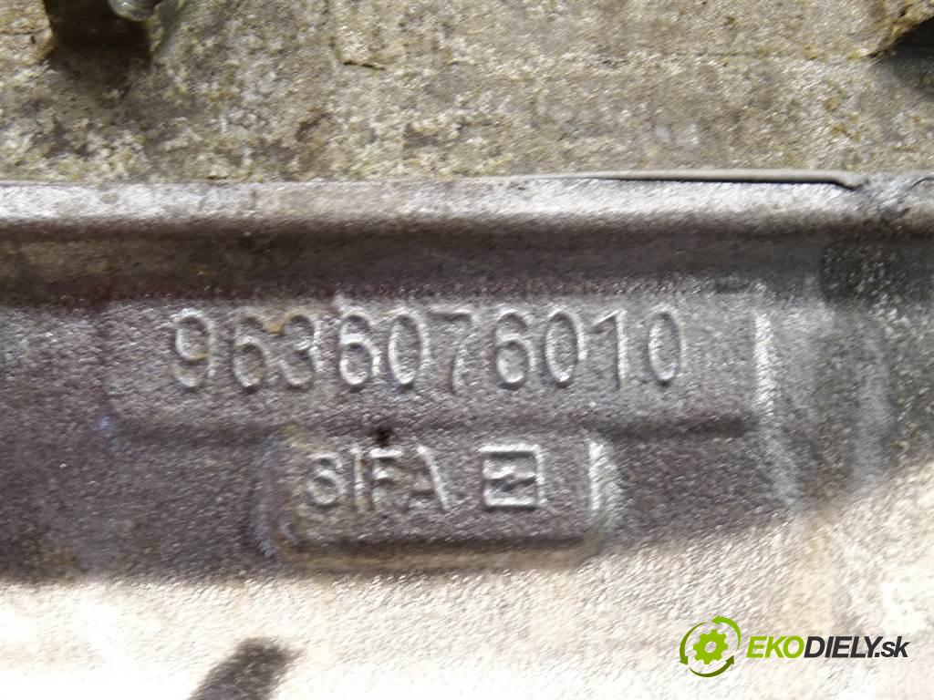 Peugeot 307 SW    KOMBI 5D 1.6B 109KM 01-05  hlava válců NFU 9636076010 (Hlavy válců)