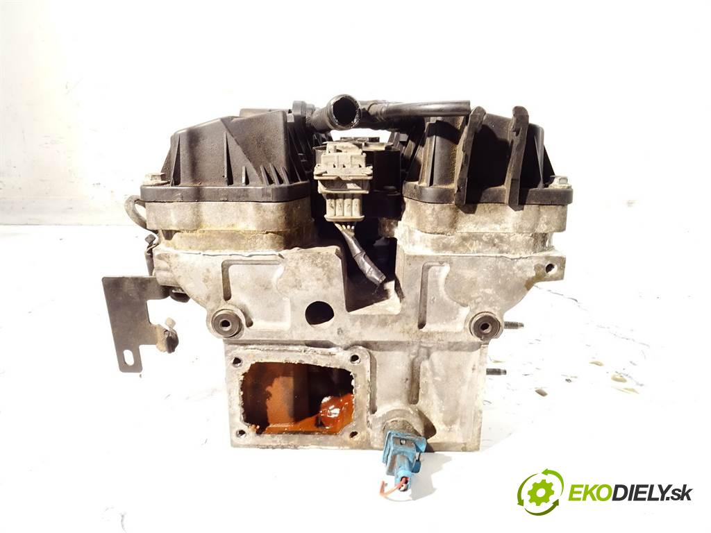 Peugeot 307 SW    KOMBI 5D 1.6B 109KM 01-05  hlava válců NFU 9636076010 (Hlavy válců)