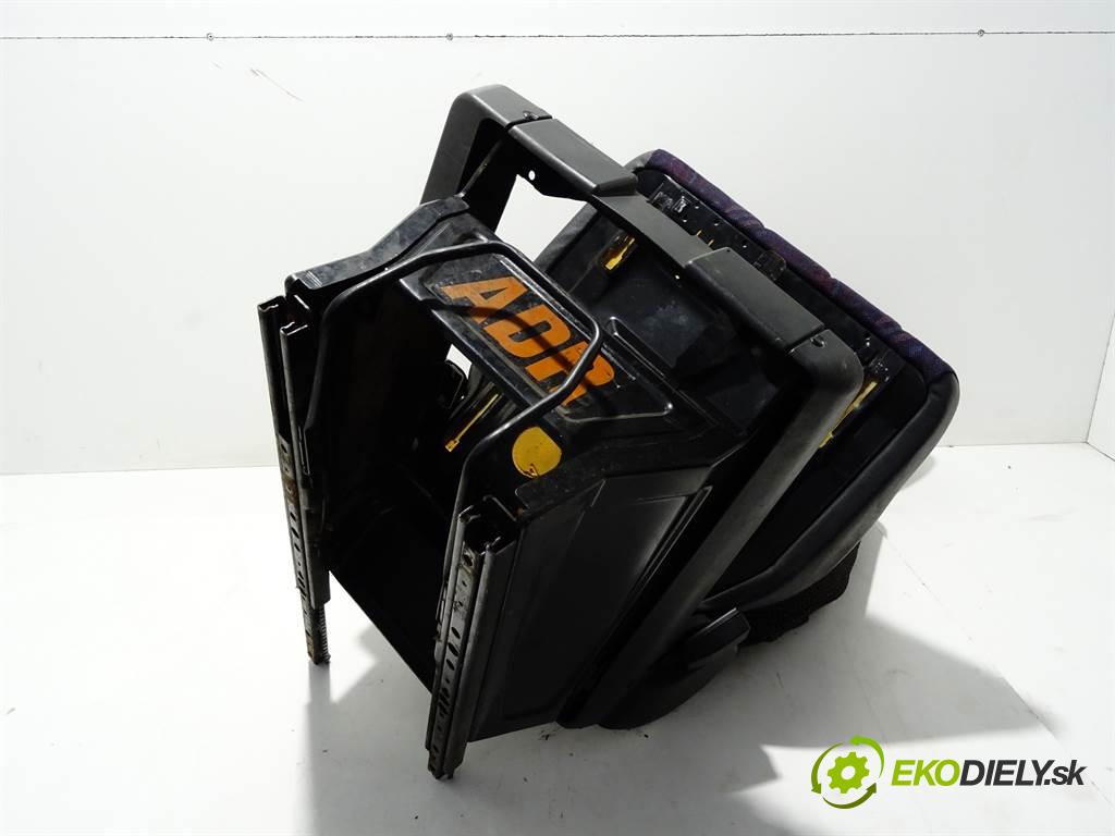 Mercedes-Benz ATEGO    MP1 4.2D 152KM 96-02  Sedadlo pravy  (Sedačky, sedadlá)