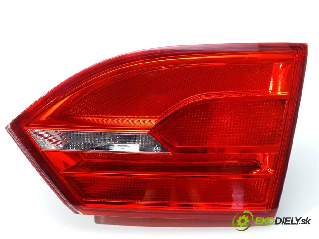 Volkswagen Jetta VI  2013 77 kW SEDAN 1.6TDI 105KM 10-14 1600 Svetlo zad pravá vnútorná 5C6945260A (Ostatné)