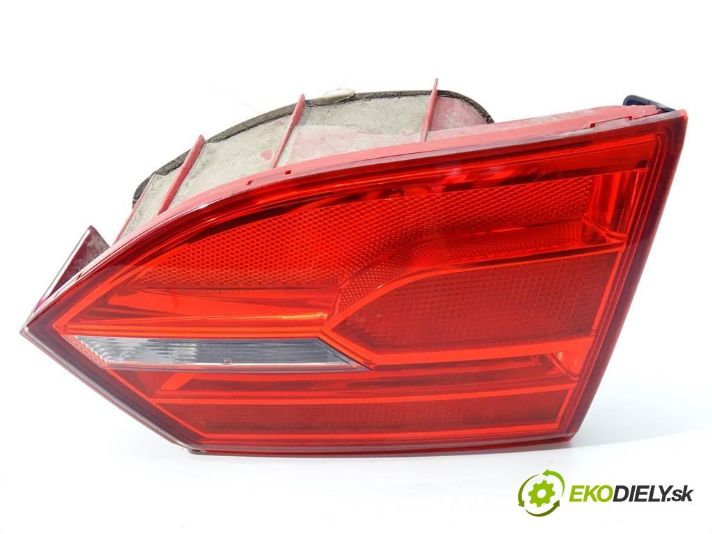 Volkswagen Jetta VI  2013 77 kW SEDAN 1.6TDI 105KM 10-14 1600 Svetlo zad pravá vnútorná 5C6945260A (Ostatné)
