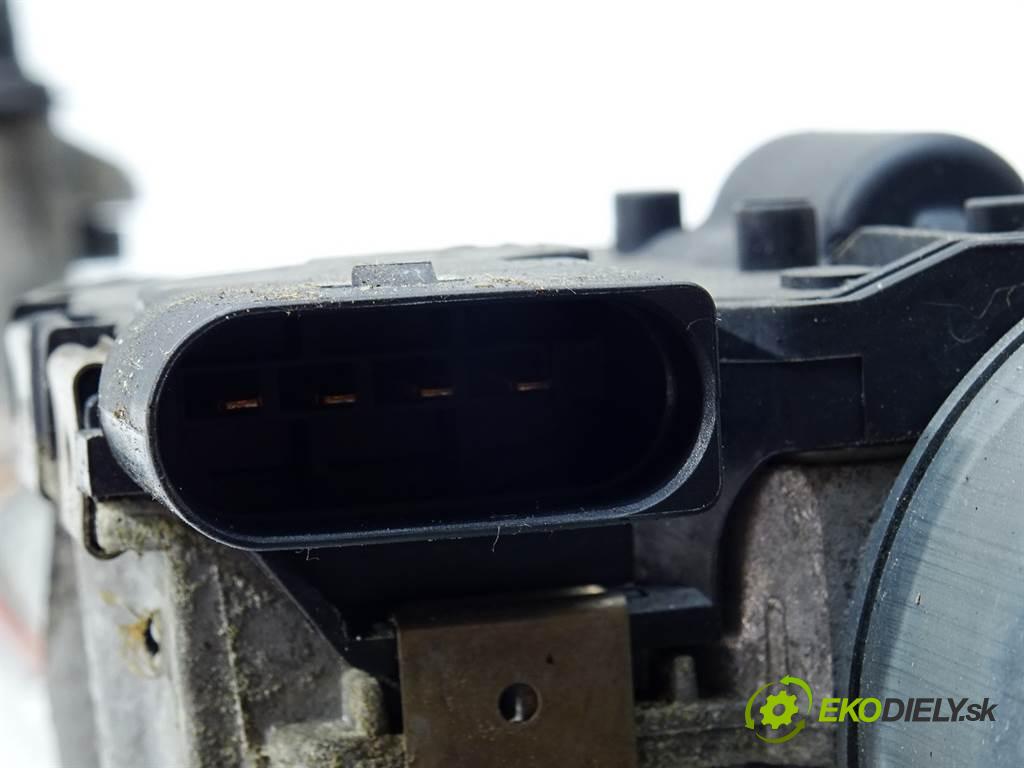 Skoda Octavia II LIFT  2009 75 kW LIFTBACK 5D 1.6B 102KM 08-13 1600 Mechanizmus stieračov predný 1Z1955023E (Motorčeky stieračov predné)