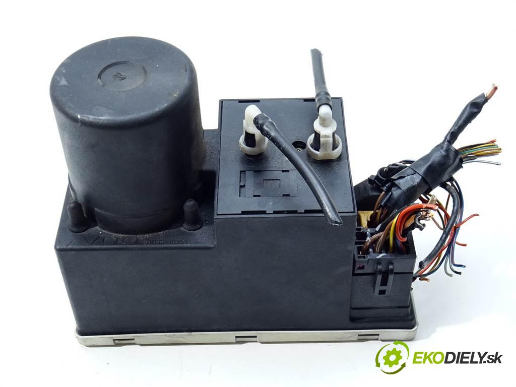 Audi A4 B5 FL  2001 85 kW KOMBI 5D 1.9TDI 115KM 96-01 1900 pumpa centrálneho zámku 8D0862257B (Riadiace jednotky centrálneho zámku)