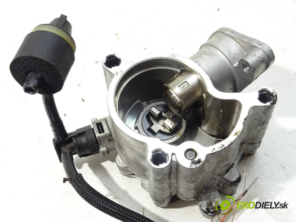 Volvo V40 II    LIFTBACK 5D 2.0B T2 122KM 12-19  pumpa vakuová 31480558