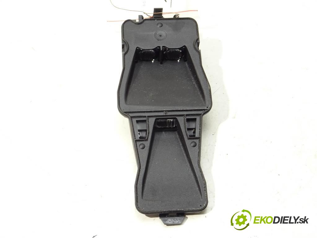 Volvo V40 II    LIFTBACK 5D 2.0B T2 122KM 12-19  KAMERA snímač deště 31360888
