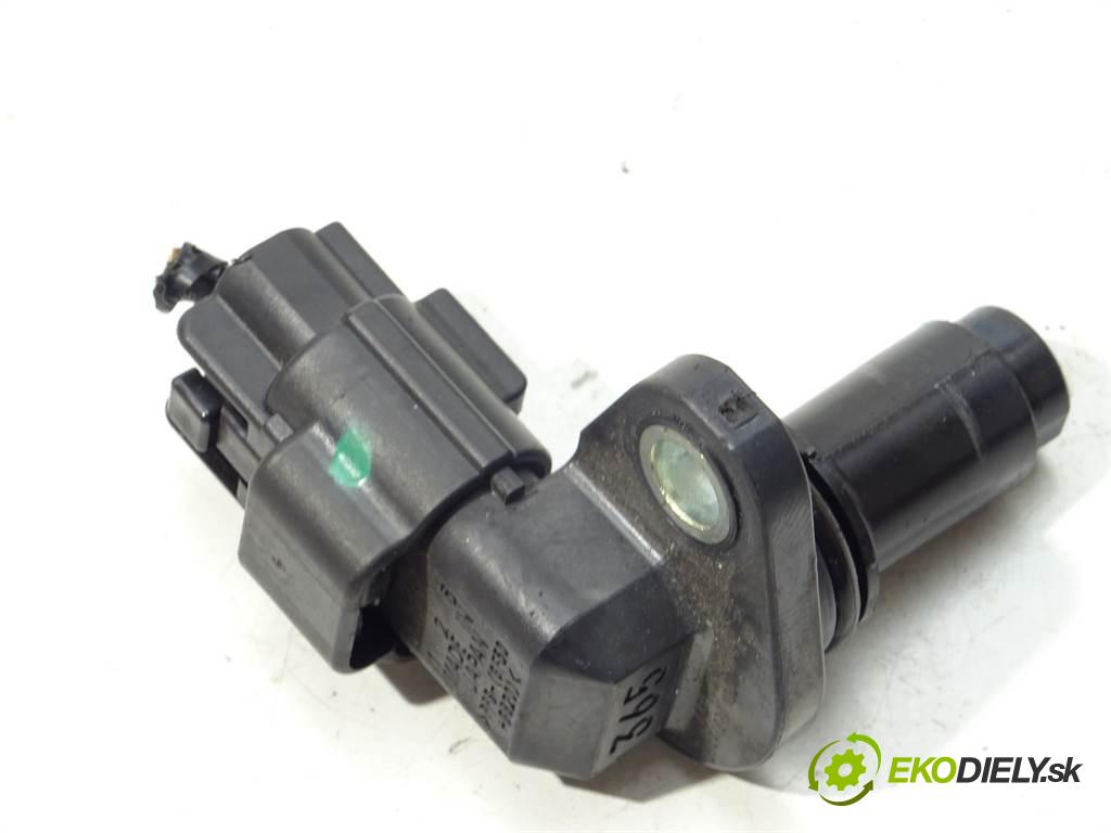 Volvo V40 II    LIFTBACK 5D 2.0B T2 122KM 12-19  snímač pozice vačkového hřídele 31491073 (Snímače polohy kliky, vačky)