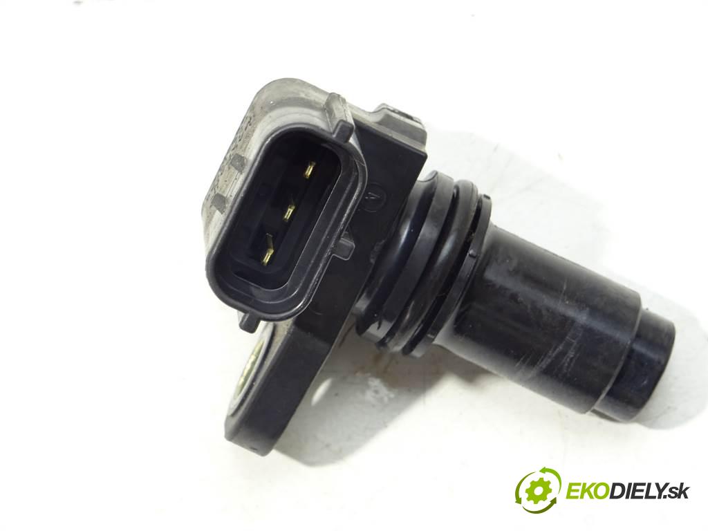 Volvo V40 II    LIFTBACK 5D 2.0B T2 122KM 12-19  snímač pozice vačkového hřídele 31491073 (Snímače polohy kliky, vačky)