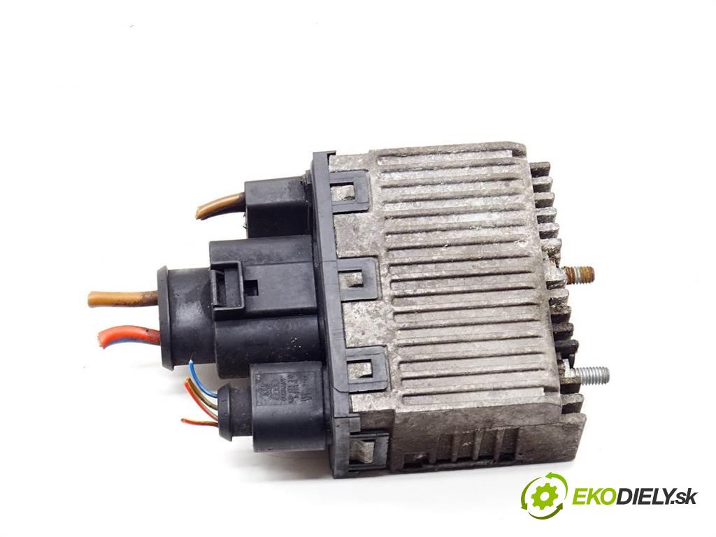 Audi A6 C5    LIFT KOMBI 5D 2.4B V6 170KM 97-04  Modul Riadiaca jednotka ventilátora 8D0959501 (Ostatné)