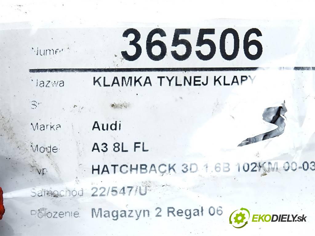Audi A3 8L FL  2001 75 kW HATCHBACK 3D 1.6B 102KM 00-03 1600 klika zadní část dveří 8D0827566A