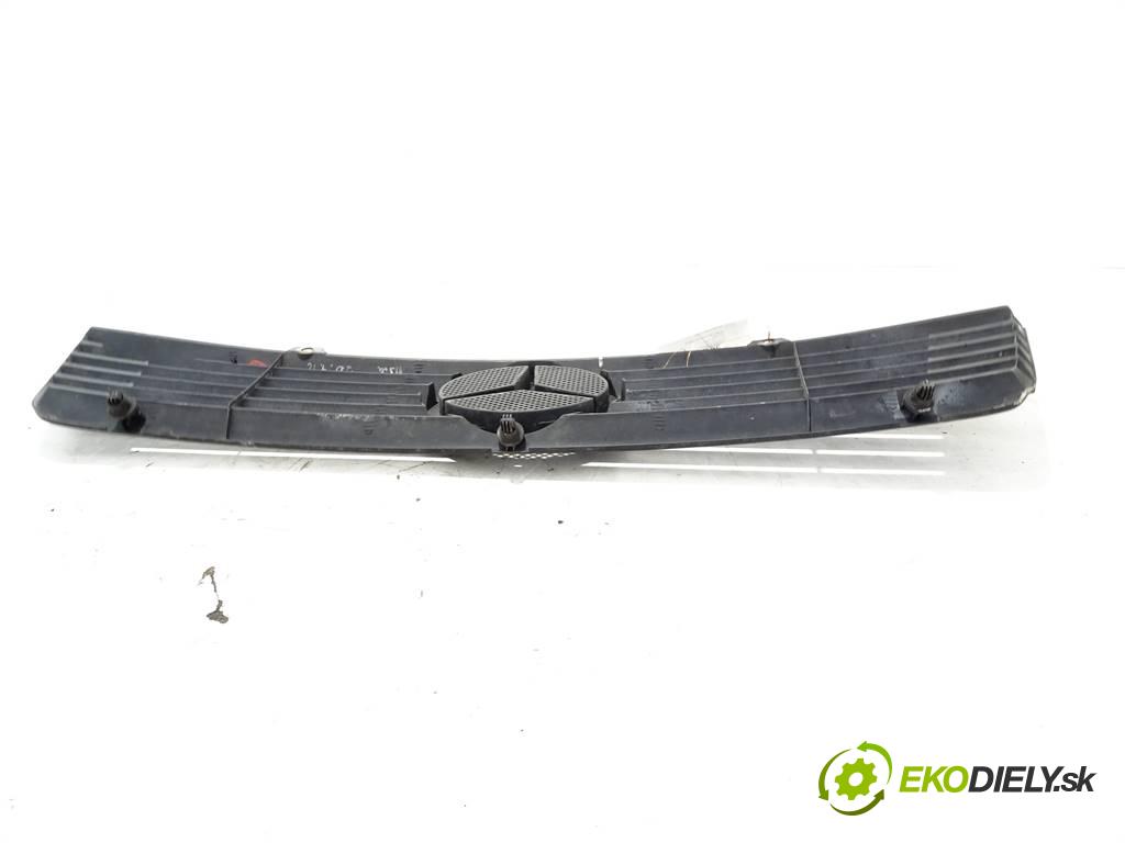 Mercedes-Benz Sprinter    212D 2.9D 122 KM (90KW)  mřížka maska  (Mřížky (masky) chladičů)